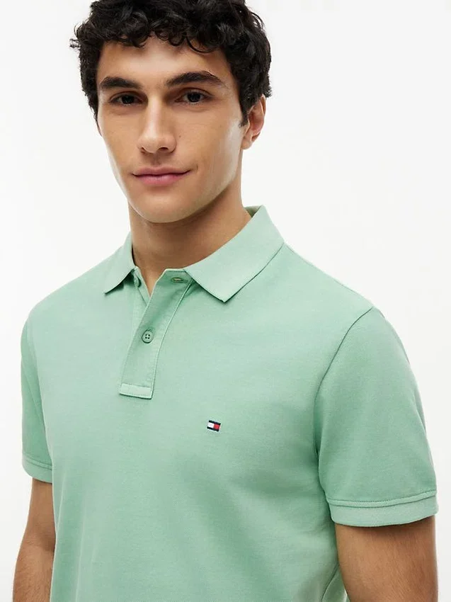 Polo de corte regular tingido na peça Polo de corte regular tingido na peça