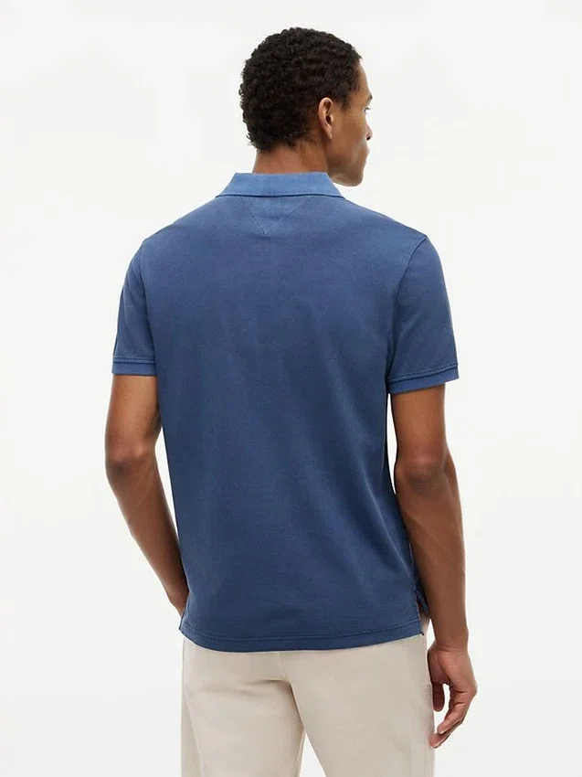 Polo de corte regular tingido na peça Polo de corte regular tingido na peça