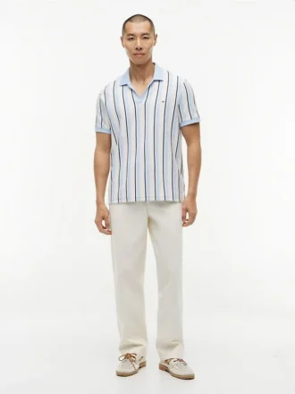 Polo de malha às riscas com corte regular