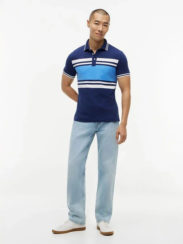 Polo de piqué elástico com riscas em bloco e corte justo Polo de piqué elástico com riscas em bloco e corte justo
