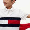 Polo elástico com bandeira em blocos de cor para criança Polo elástico com bandeira em blocos de cor para criança