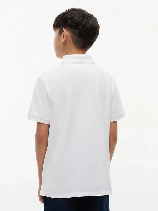 Polo elástico com bandeira em blocos de cor para criança Polo elástico com bandeira em blocos de cor para criança