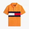 Polo elástico com bandeira em blocos de cor para criança Polo elástico com bandeira em blocos de cor para criança