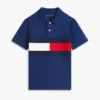 Polo elástico com bandeira em blocos de cor para criança Polo elástico com bandeira em blocos de cor para criança