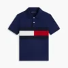 Polo elástico com bandeira em blocos de cor para criança Polo elástico com bandeira em blocos de cor para criança
