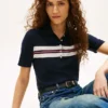 Polo elástico com riscas em bloco de corte regular Polo elástico com riscas em bloco de corte regular