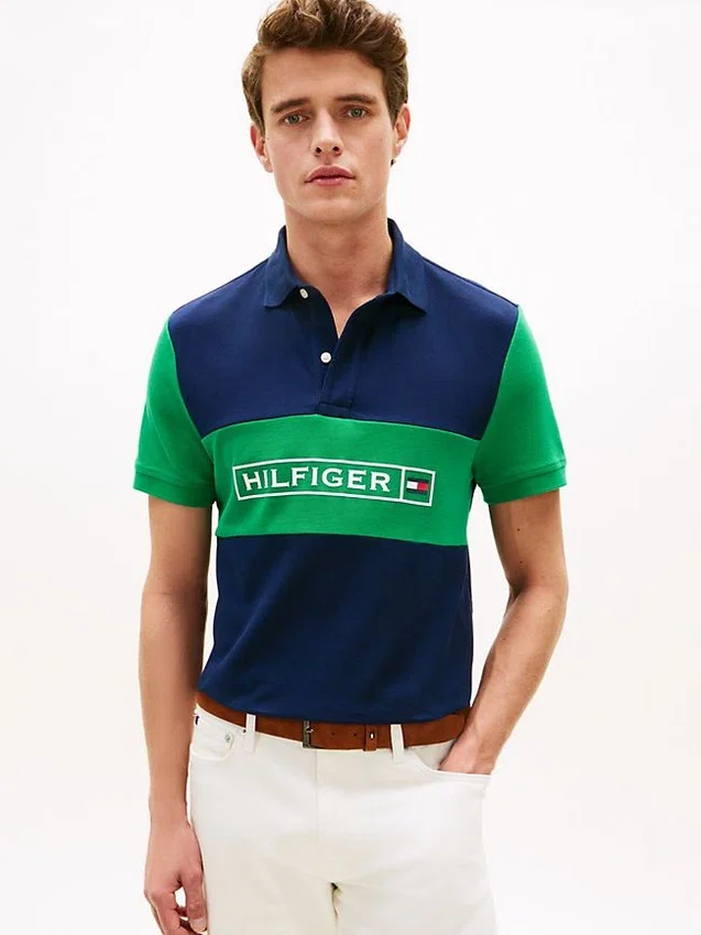 Polo em piqué com absorção de humidade e corte regular Polo em piqué com absorção de humidade e corte regular