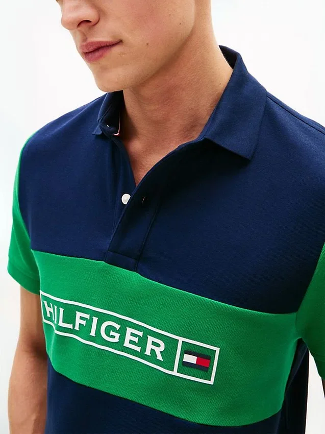 Polo em piqué com absorção de humidade e corte regular Polo em piqué com absorção de humidade e corte regular