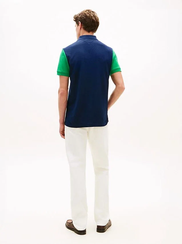 Polo em piqué com absorção de humidade e corte regular Polo em piqué com absorção de humidade e corte regular