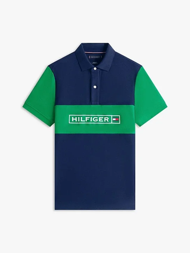 Polo em piqué com absorção de humidade e corte regular Polo em piqué com absorção de humidade e corte regular