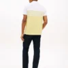Polo em piqué com blocos de cor e corte regular Polo em piqué com blocos de cor e corte regular