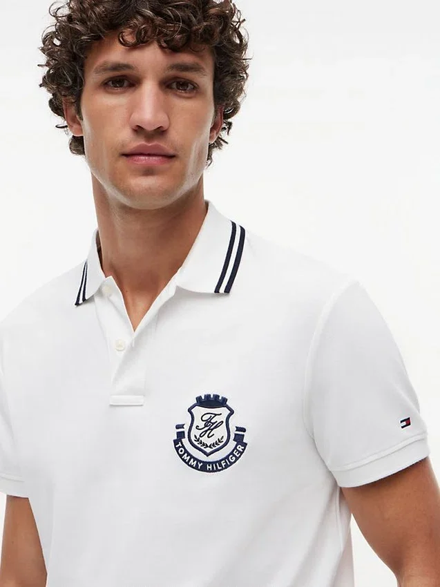 Polo em piqué com monograma e corte regular Polo em piqué com monograma e corte regular