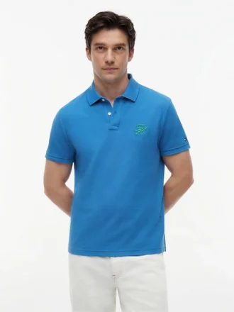 Polo em piqué com monograma em letra cursiva, corte regular