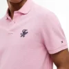 Polo em piqué com monograma em letra cursiva, corte regular Polo em piqué com monograma em letra cursiva, corte regular