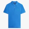 Polo em piqué com monograma em letra cursiva, corte regular Polo em piqué com monograma em letra cursiva, corte regular