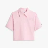 Polo em piqué com monograma em letra cursiva e corte descontraído Polo em piqué com monograma em letra cursiva e corte descontraído