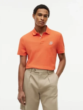 Polo em piqué com monograma em letra cursiva e corte regular