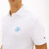 Polo em piqué com monograma em letra cursiva e corte regular Polo em piqué com monograma em letra cursiva e corte regular