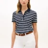 Polo em piqué elástico às riscas com corte clássico Polo em piqué elástico às riscas com corte clássico