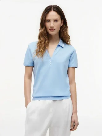 Polo Henley em piqué leve