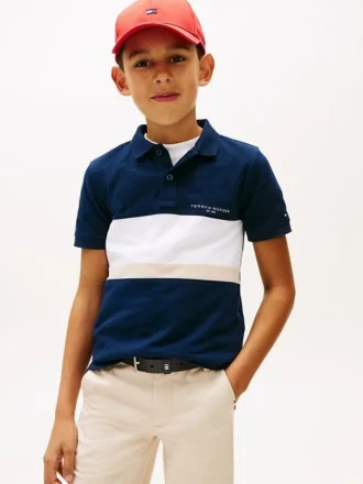 Polo infantil com blocos de cor
