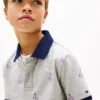 Polo infantil elástico com logótipo náutico