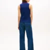 Polo sem mangas com corte justo e monograma em script Polo sem mangas com corte justo e monograma em script