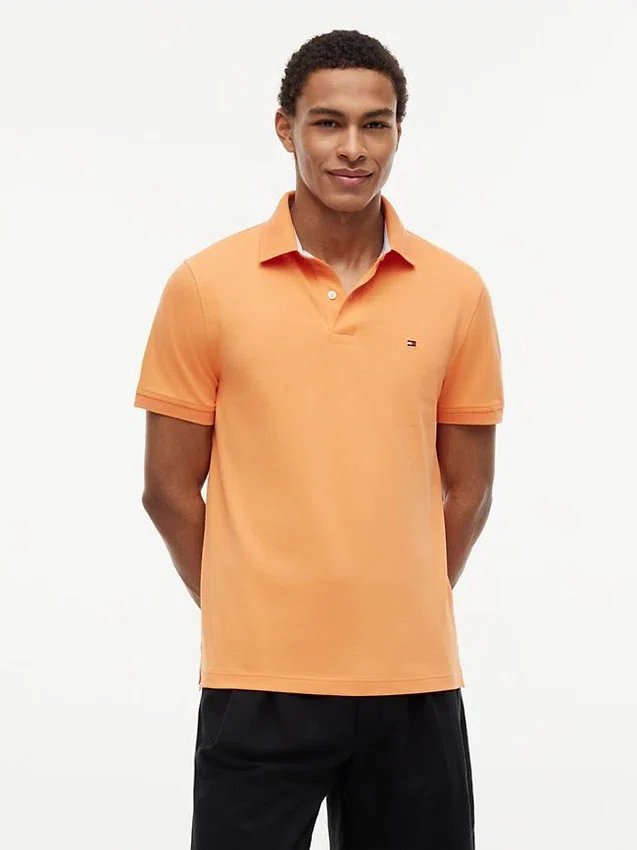 Polo Tommy com corte regular e elástico Polo Tommy com corte regular e elástico