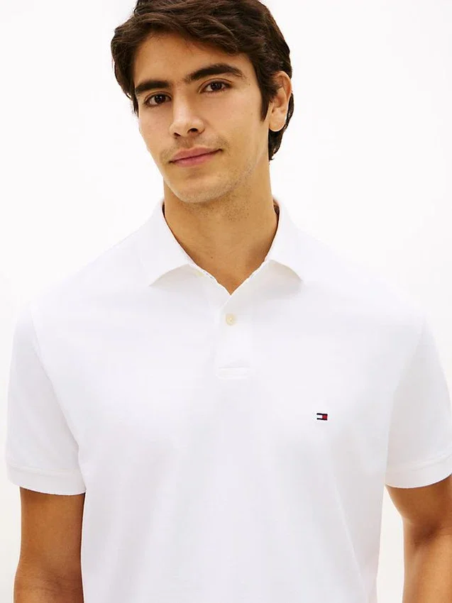 Polo Tommy com corte regular e elástico Polo Tommy com corte regular e elástico