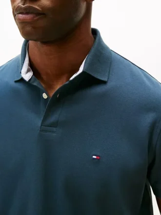 Polo Tommy com corte regular e elástico