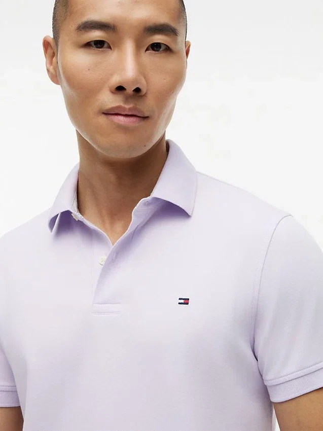 Polo Tommy com corte regular e elástico Polo Tommy com corte regular e elástico