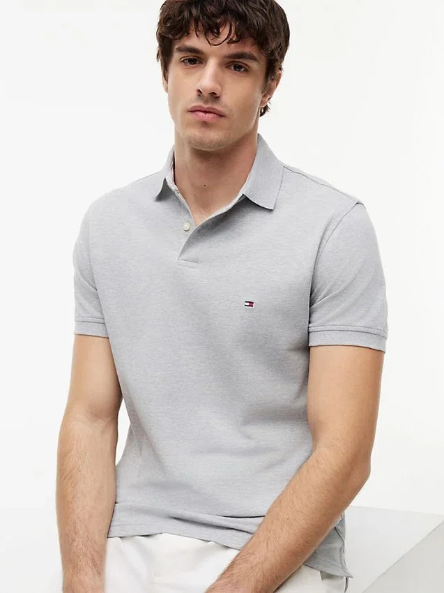 Polo Tommy com corte regular e elástico Polo Tommy com corte regular e elástico