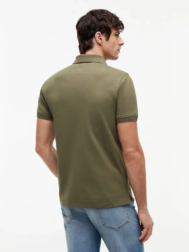 Polo Tommy com corte regular e elástico Polo Tommy com corte regular e elástico