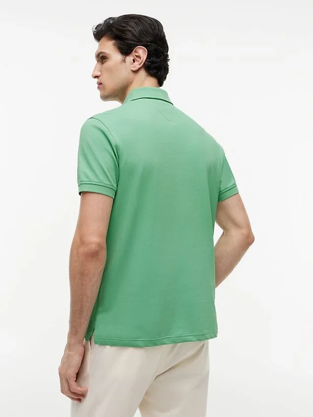 Polo Tommy com corte regular e elástico Polo Tommy com corte regular e elástico
