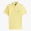 Polo Tommy com corte regular e elástico Polo Tommy com corte regular e elástico