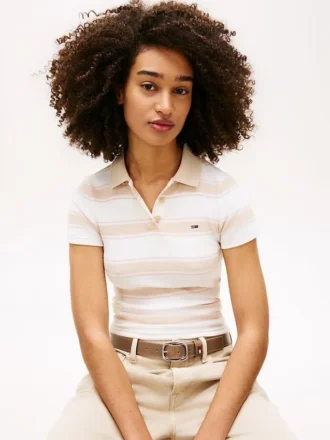 Polo Tommy Jeans de malha canelada com corte justo