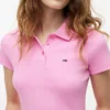 Polo Tommy Jeans de malha canelada com corte justo Polo Tommy Jeans de malha canelada com corte justo