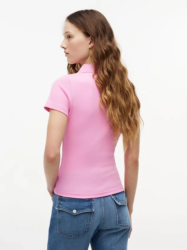 Polo Tommy Jeans de malha canelada com corte justo Polo Tommy Jeans de malha canelada com corte justo