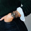 Pulseira com contas de metal Monotype