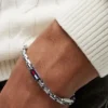 Pulseira com elos em forma de bandeira