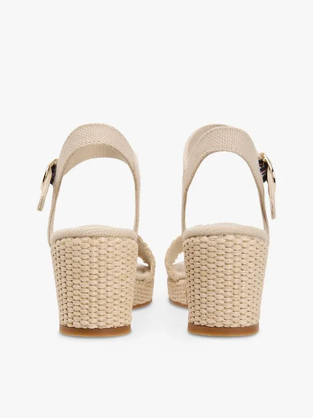 Sandália de cunha em espadrilha Sandália de cunha em espadrilha