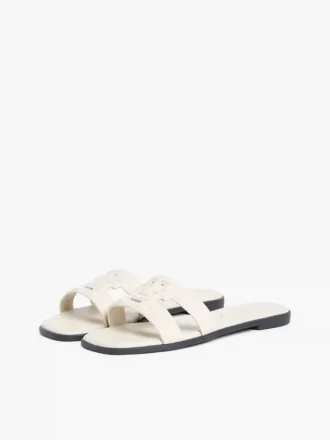 Sandália em pele com TH Monogram