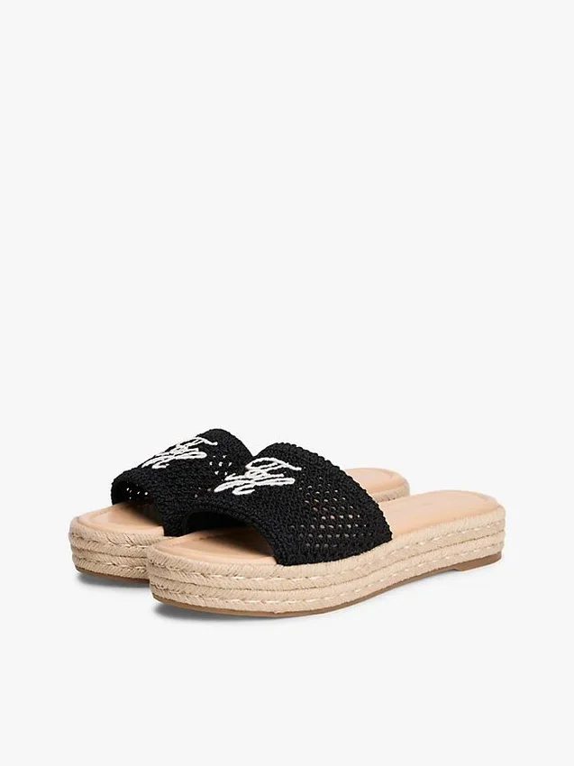 Sandália Espadrilha com Monograma em Letra Cursiva Sandália Espadrilha com Monograma em Letra Cursiva