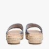 Sandália Espadrilha com Monograma em Letra Cursiva Sandália Espadrilha com Monograma em Letra Cursiva