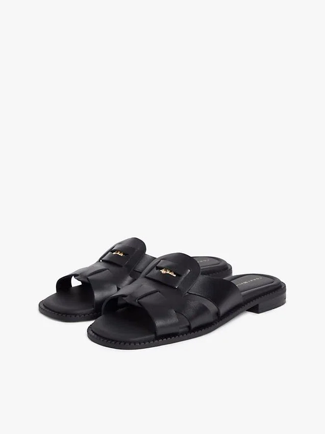 Sandália tipo mocassim em pele Sandália tipo mocassim em pele