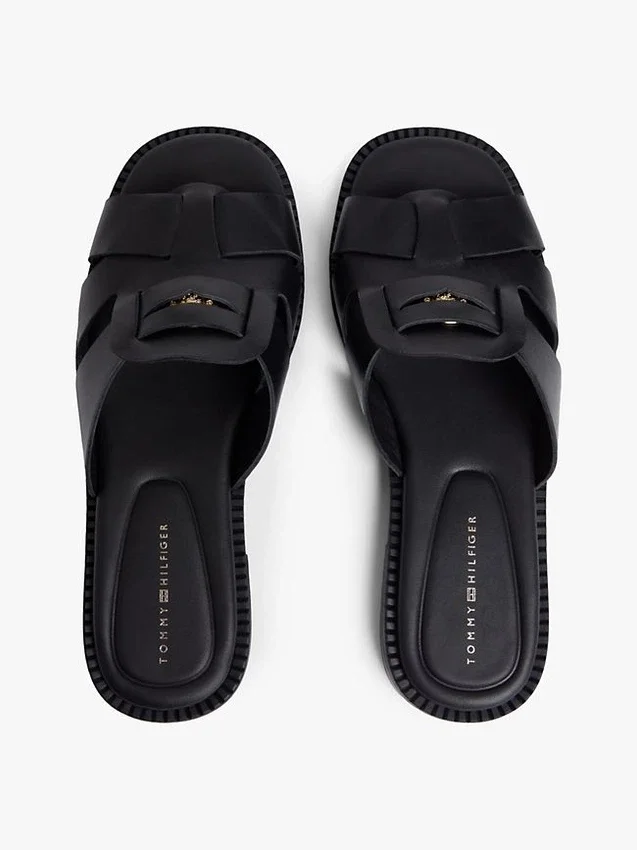 Sandália tipo mocassim em pele Sandália tipo mocassim em pele