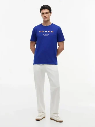 T-shirt com bandeira náutica bordada