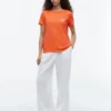 T-shirt com bolso e monograma em letra cursiva T-shirt com bolso e monograma em letra cursiva