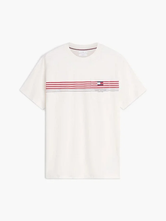 T-shirt com bolso e risca no peito T-shirt com bolso e risca no peito