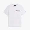 T-shirt com bolso em piqué e riscas exclusivas T-shirt com bolso em piqué e riscas exclusivas